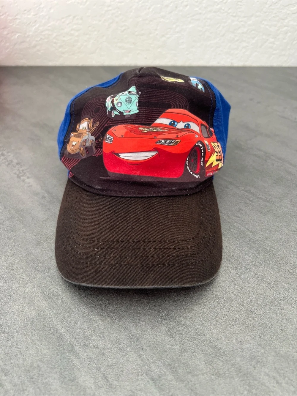 Disney Cars 2 Lightning McQueen Hook & Loop Adjustable Cotton Hat Ball Cap Youth